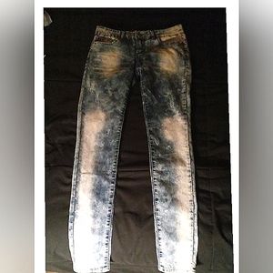 V.I.P. Jeans acid wash low rise skinnies.. Size 7/8